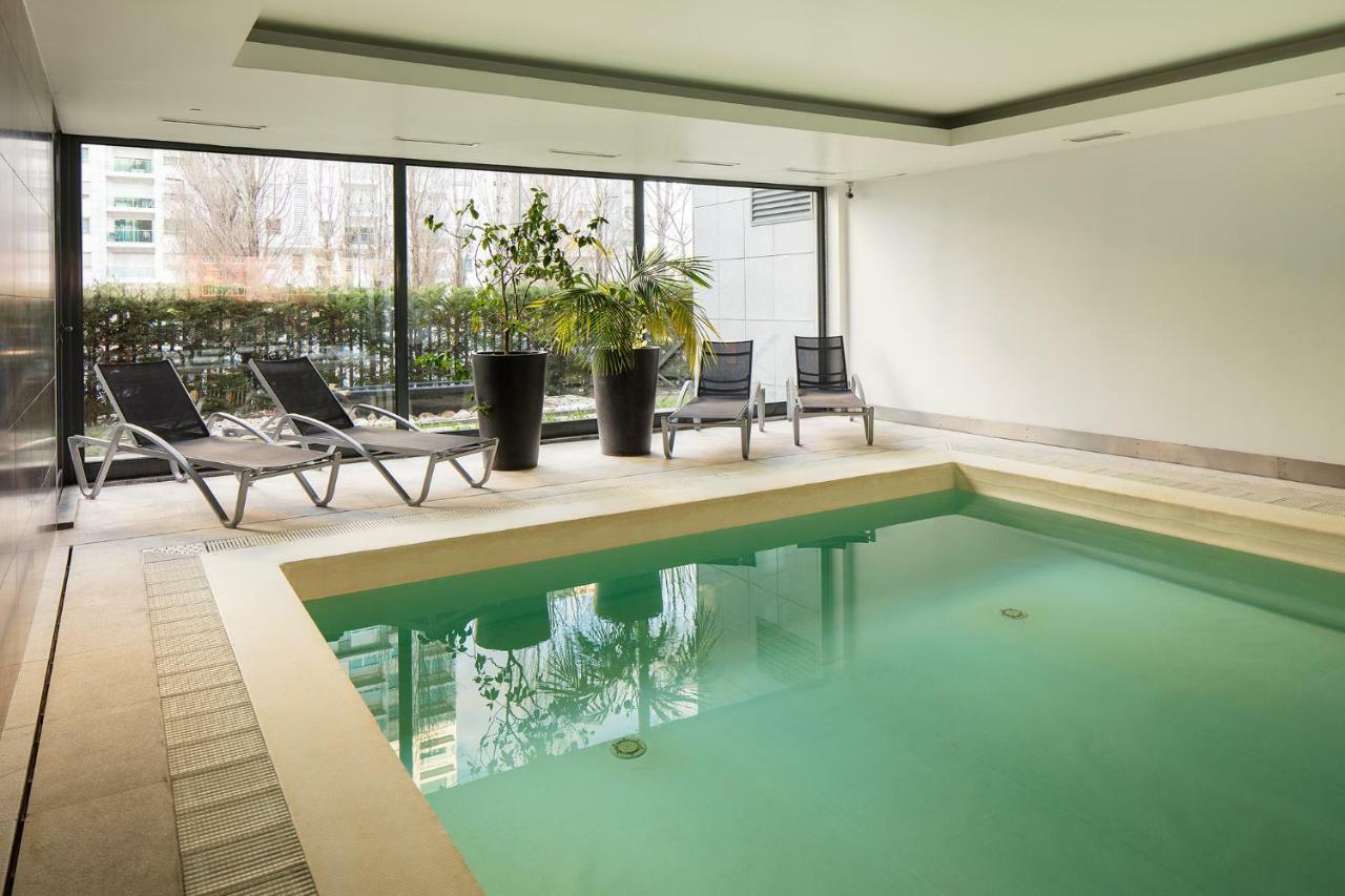 Skyscraper Riverview Lisbon With Indoor Pool Exterior photo
